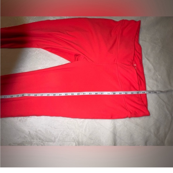 Gap Fit Women's Workout Tank and Leggings Set - Picture 8 of 14
